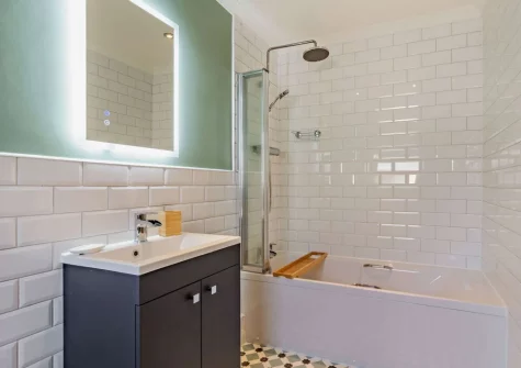 Bedroom #1 en-suite bathroom at Little Trelana, Kilkhampton