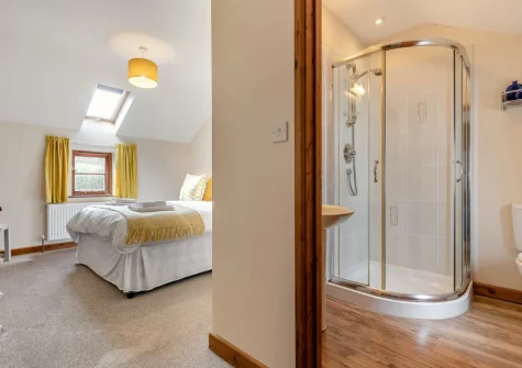 Bedroom #1 & en-suite shower room at Little Wagtail, Chilla