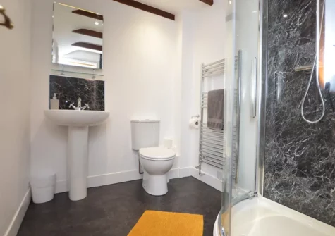 The bathroom at Little Water Farm Lake View House, Goonhavern