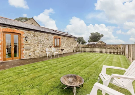 patio, barbecue, alfresco dining area & garden