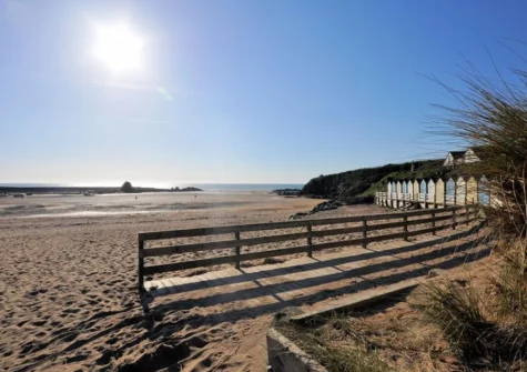 Stay at Long Horn Barn for exploring the north & south coast beaches, the Eden Project, Dartmoor and Bodmin Moor