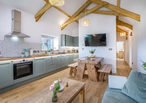 The kitchen & dining area at Longpark Linhay, Compton