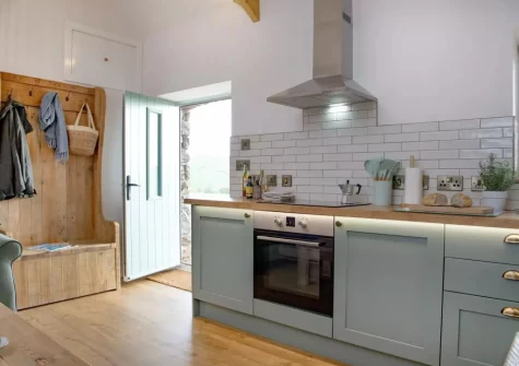The kitchen at Longpark Linhay, Compton