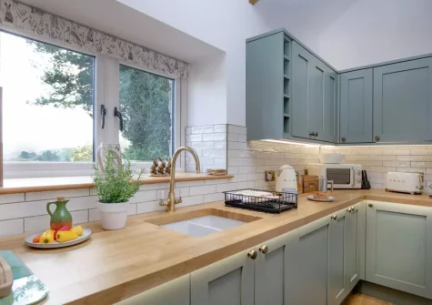 The kitchen at Longpark Linhay, Compton