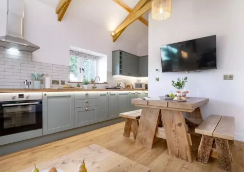 The kitchen & dining area at Longpark Linhay, Compton