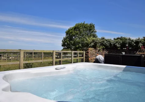 The alfresco dining area at Lor Treven, St Agnes