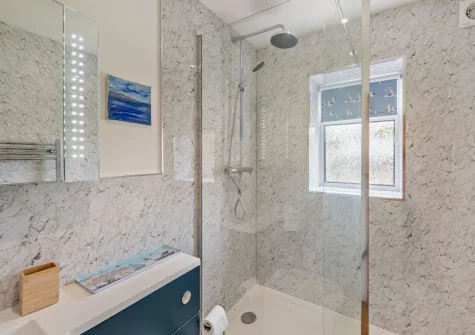 The shower room at Loventor Cottage, Instow