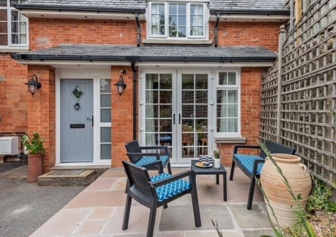 The patio & outdoor sitting area at Loventor Cottage, Instow