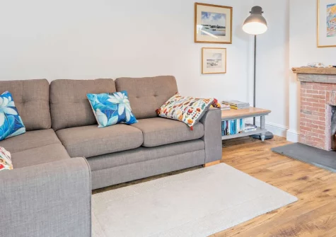 Loventor Cottage, Instow is a charming two-bedroom retreat in the heart of this traditional coastal village, just 200 metres from golden sandy beaches, with a sunny patio, estuary views from the deck, and Instow's shops and pubs on your doorstep.