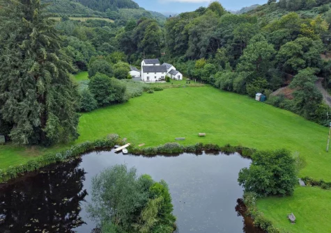 Guests have use of the shared grounds & freshwater swimming spots