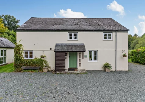 Loveny Cottage is a beautiful Cornish cottage surrounded by 7.5 acres of private woodland walks, lakes & rivers