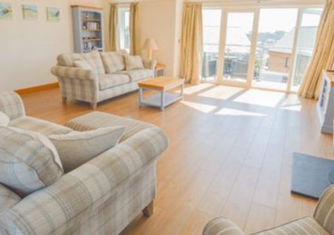 Lowenna, Coverack