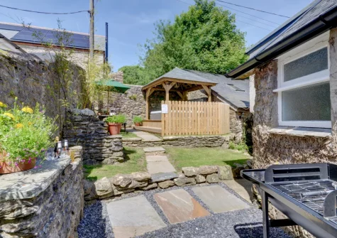 The enclosed patio & barbecue area at Lower Dean Farm, Parracombe