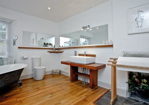 The bathroom at Lower Margate, Fletchersbridge