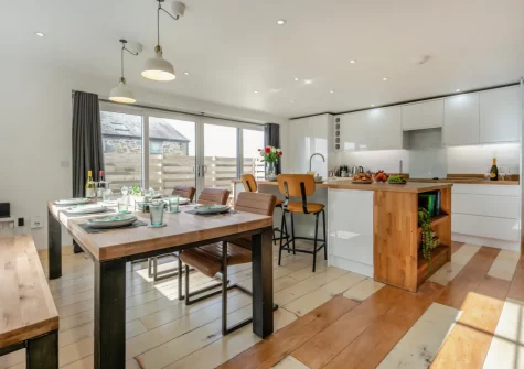The kitchen & dining area at Lukes Barn, Mawla