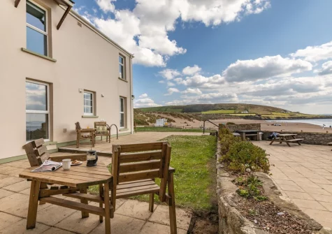 The patio, garden & outdoor sitting area at Lundy, Croyde