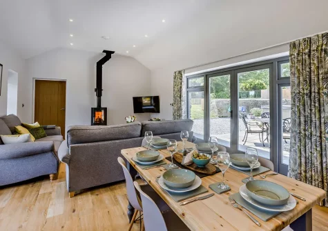 The dining area at Lutsford Farm Barn, Bursdon