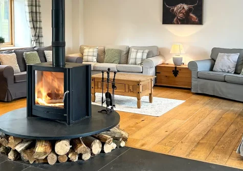 Lympscott Barn, Bradworthy is a luxurious six-bedroom barn conversion set within 300 acres of farmland. Featuring a private hot tub, games room, and stunning countryside views, it offers easy access to Tamar Lakes and North Cornwall's beaches.