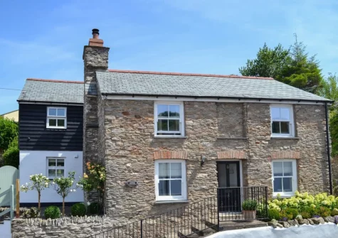 Lynton Cottage can be found in the popular seaside village of Combe Martin, on Devon's stunning north coastline