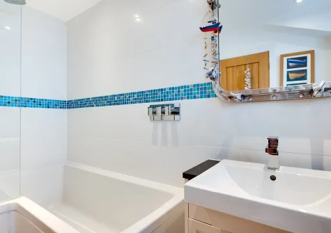 The bathroom at Lynton, Polruan