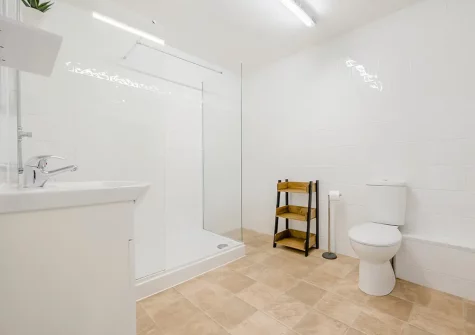 The second shower room at Magnolia, Bush