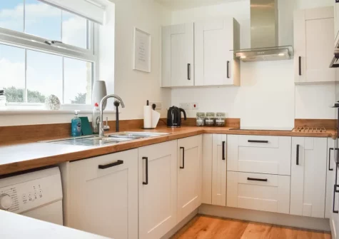 The kitchen at Magnolia Cottage, Appledore