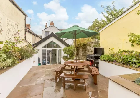 The patio, barbecue & alfresco dining area at Maisie's, Appledore
