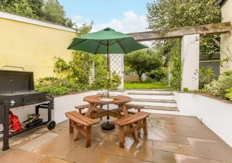 The patio, barbecue & alfresco dining area at Maisie's, Appledore