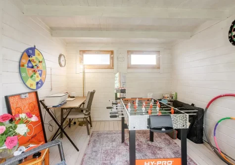 The garden studio & games room at Maisie's, Appledore