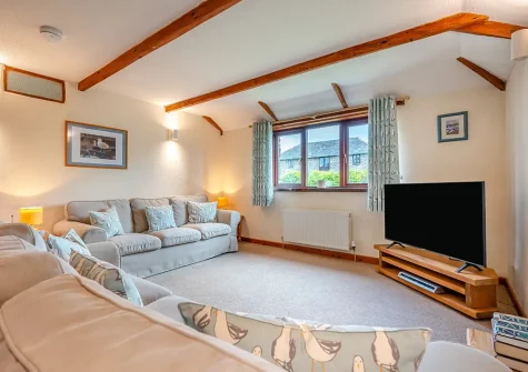 The living area at Mallard Cottage, Tregolds