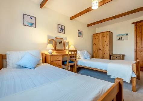 Bedroom #3 at Mallard Cottage, Tregolds