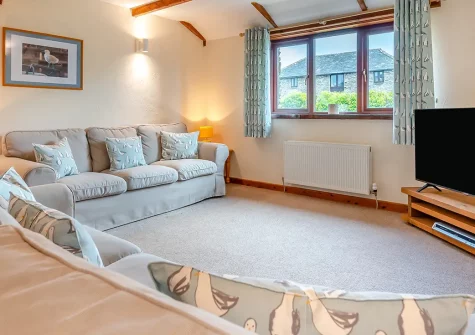 Mallard Cottage, Tregolds is a charming traditional stone cottage perfect for families seeking authentic Cornish charm. Enjoy peaceful countryside views, sunny enclosed garden, and effortless access to Cornwall's famous Seven Bays beaches.