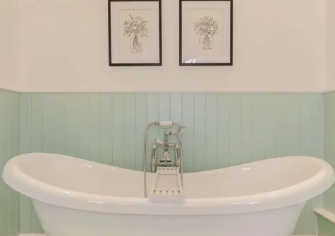 The bathroom at Manor Meadows, Radnor