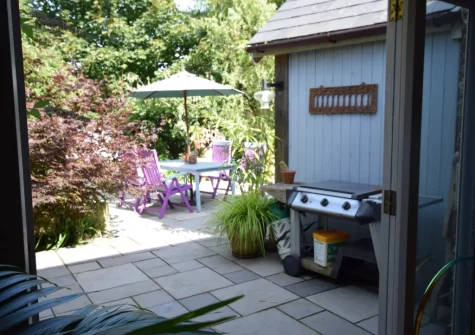 The patio, barbecue & alfresco dining area at Maple Barn, Torrington