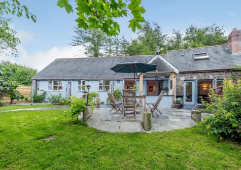 Maple Barn is a delightful, detached barn conversion set in five acres in a fabulous countryside location