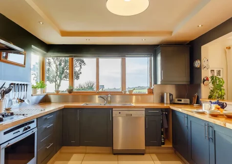 The kitchen at March House, Wembury