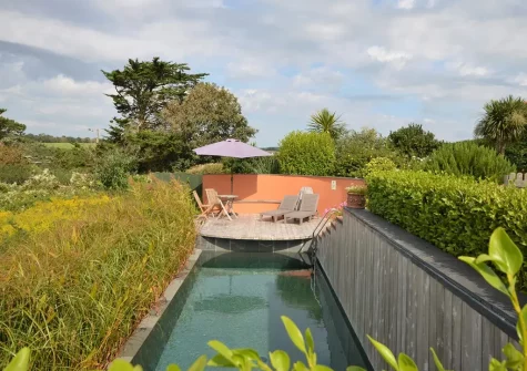 The heated outdoor pool at March House, Wembury