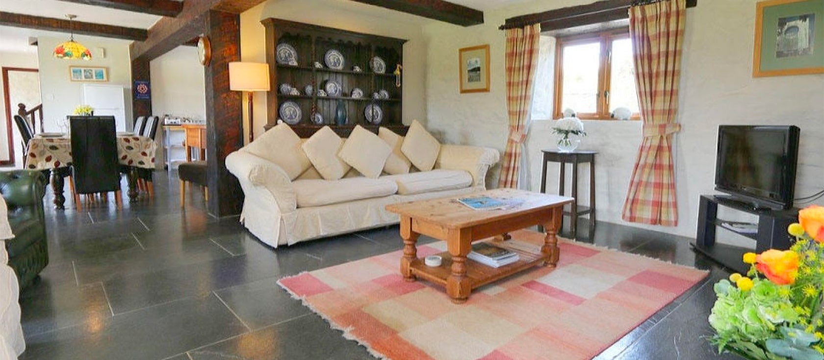 Marhayes is a luxury holiday cottage near Camelford with indoor heated pool, sauna, gym and 100 acres of dog-friendly country walks. It has three en-suite bedrooms to sleep six. The spacious open living area & outdoor patio boast gorgeous rural views.