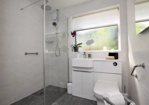 The wet room at Marily Cottage, Honiton