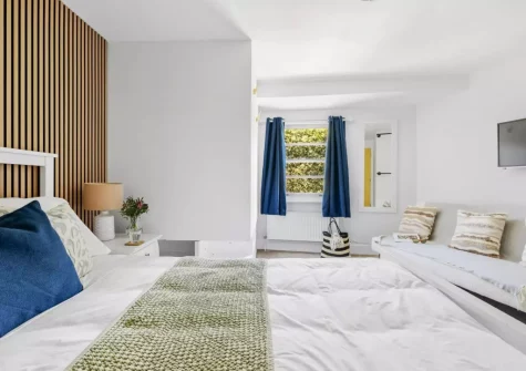 The bedroom at Marina View Suite at Astor House, Torquay