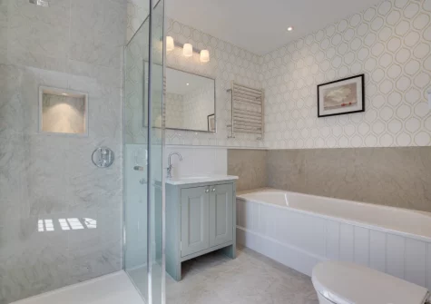 Bedroom #5 en-suite bathroom at Marine Villa, Padstow