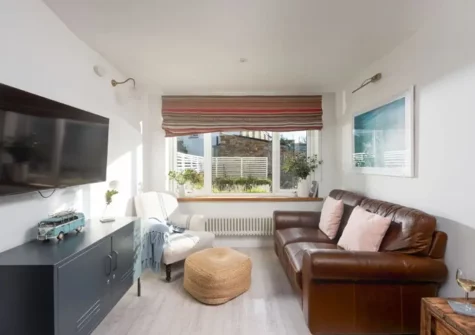 The living area at Maris Cottage, St Agnes
