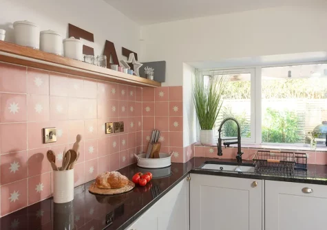 The kitchen at Maris Cottage, St Agnes