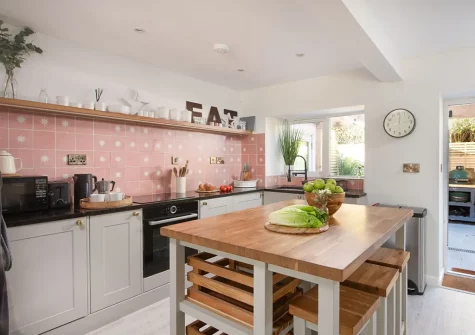 The kitchen at Maris Cottage, St Agnes