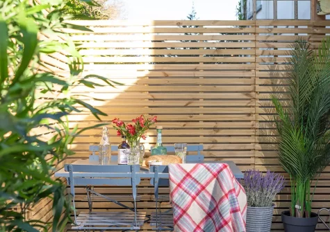 The enclosed rear patio garden & alfresco dining area at Maris Cottage, St Agnes