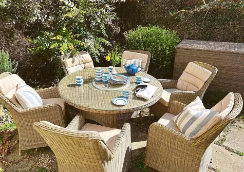 The patio & alfresco dining area at Marks Cottage, Buck's Mills