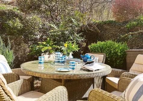 The patio & alfresco dining area at Marks Cottage, Buck's Mills