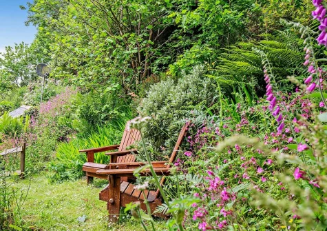 The rear garden & outdoor sitting area at Marks Cottage, Buck's Mills