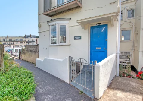 Marnie's View is a first-floor apartment in the charming seaside town of Sidmouth