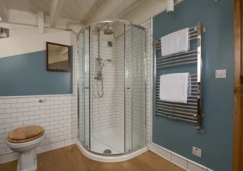 The bathroom at Master Shipwrights House, Penpol